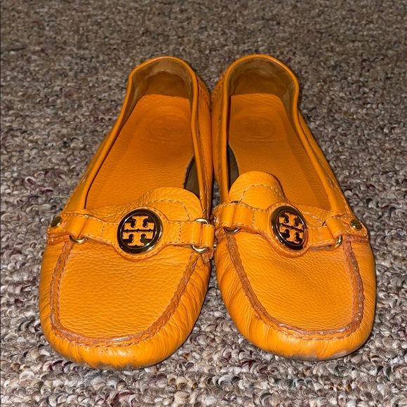 Womens Tory Burch Orange Stamped Leather Driving Loafer Flats - Picture 1 of 10